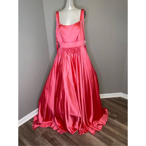 MAC DUGGAL TIE SHOULDER SWEETHEART BALLGOWN - Picture 5 of 10